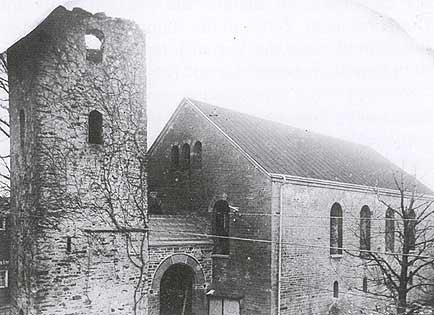 Fast vollständig zerstört wurde bei den heftigen Kämpfen auch die historische Drabenderhöher Kirche